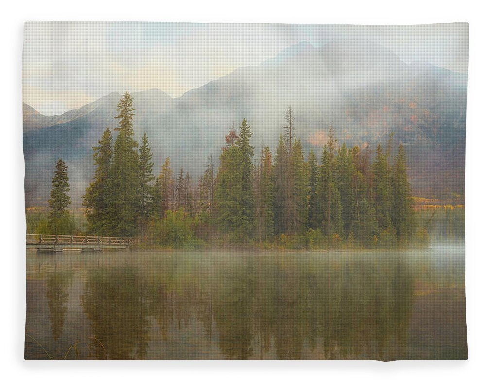 Ethereal Pyramid Island Canadian Rockies - Blanket