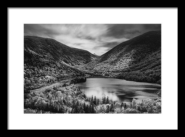 Artist Bluff Moody Black And White - Framed Print