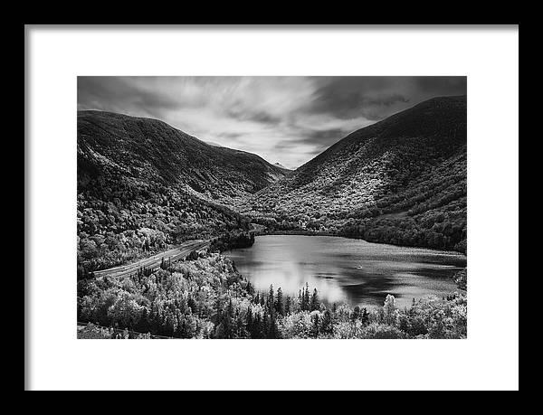 Artist Bluff Moody Black And White - Framed Print