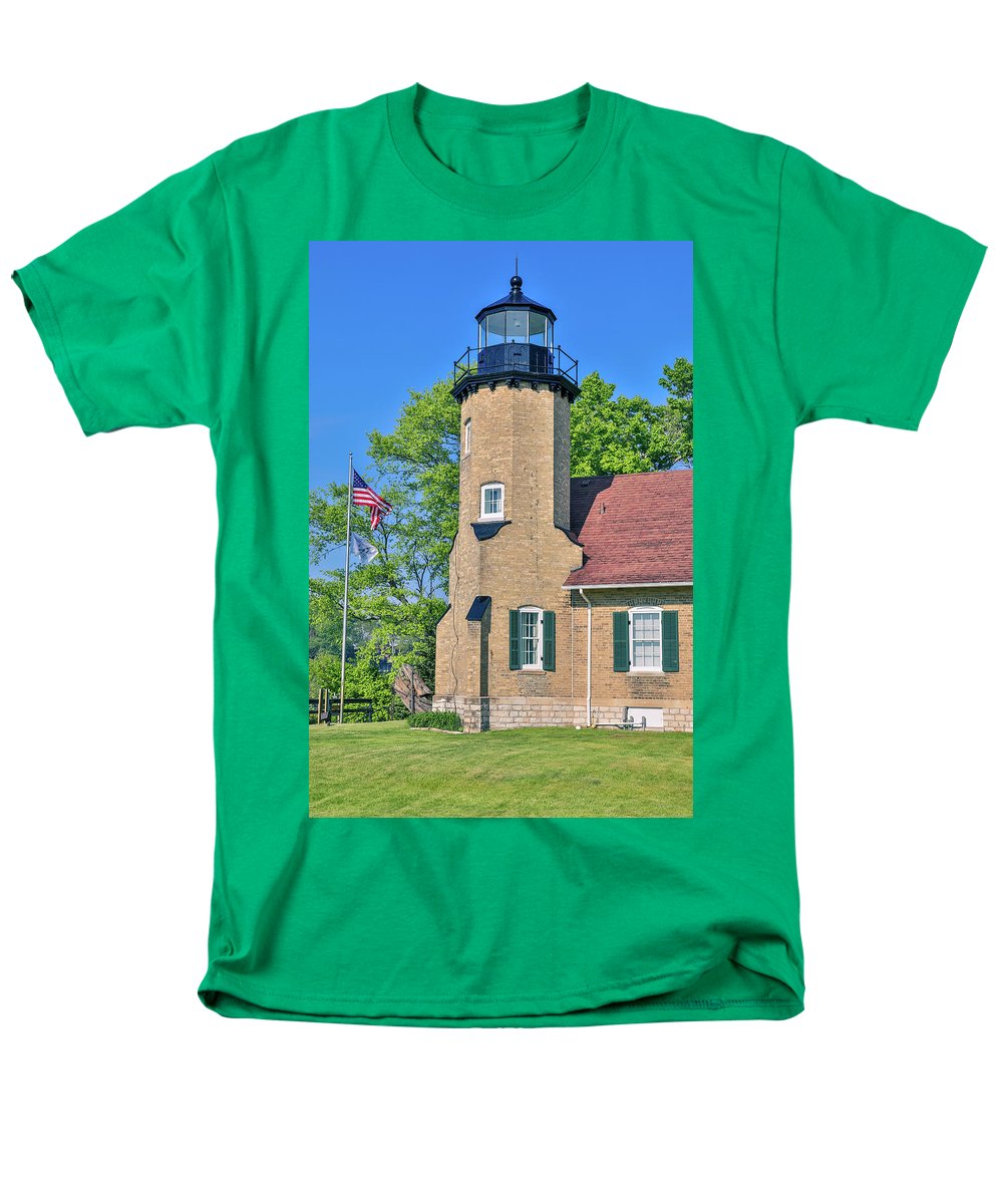 White River Light Michigan - Men's T-Shirt  (Regular Fit)