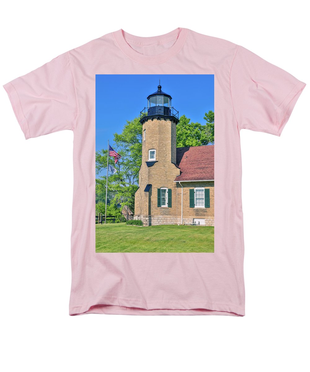 White River Light Michigan - Men's T-Shirt  (Regular Fit)