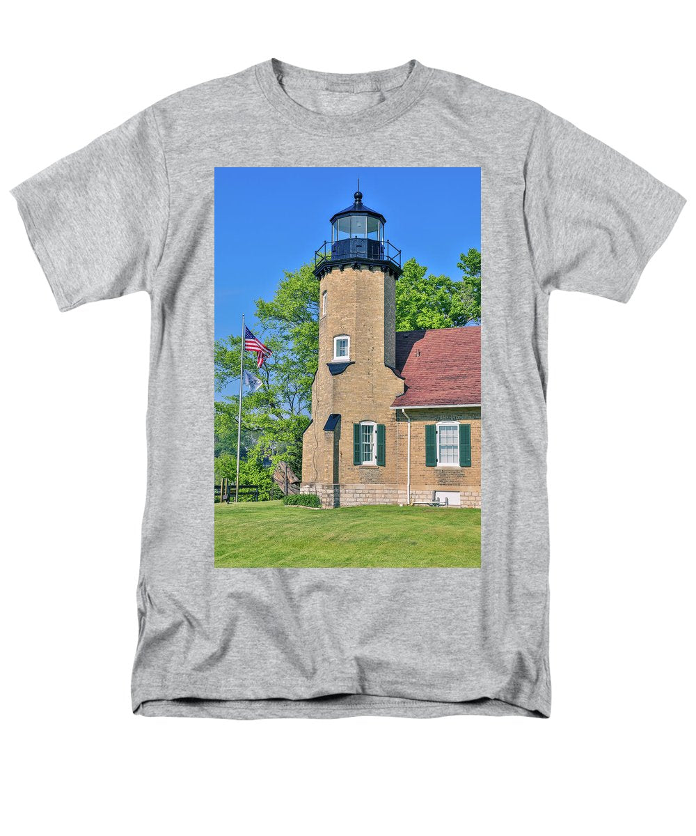 White River Light Michigan - Men's T-Shirt  (Regular Fit)