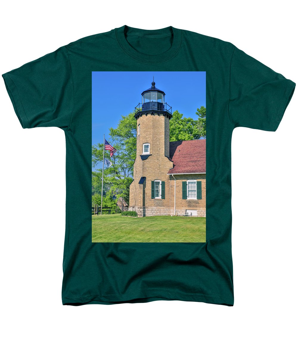 White River Light Michigan - Men's T-Shirt  (Regular Fit)