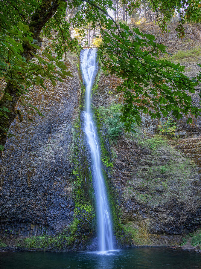 Horsetail Falls Oregon long exposure waterfall photograph by Dan Sproul